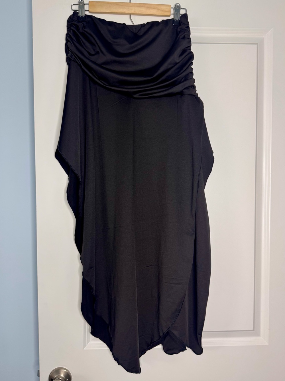 🍓6/$15🍓 Black Asymmetric Maxi Skirt